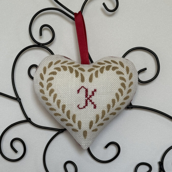 K. Kelsch, pochoir et broderie.