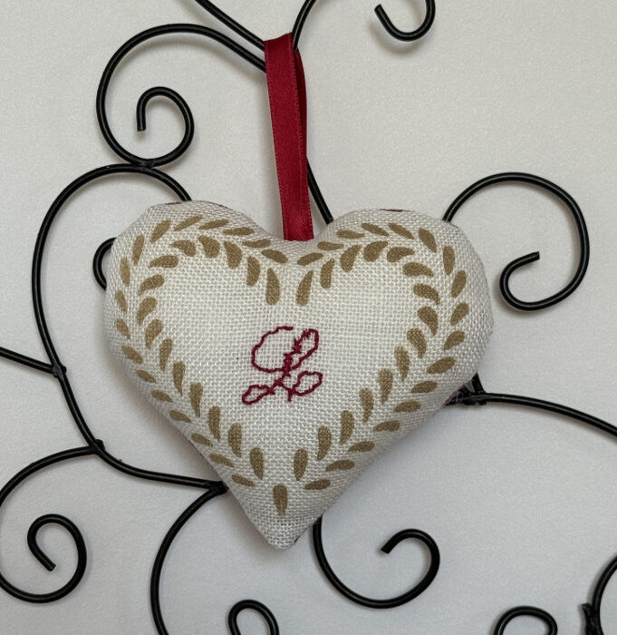 L. Kelsch, pochoir et broderie.